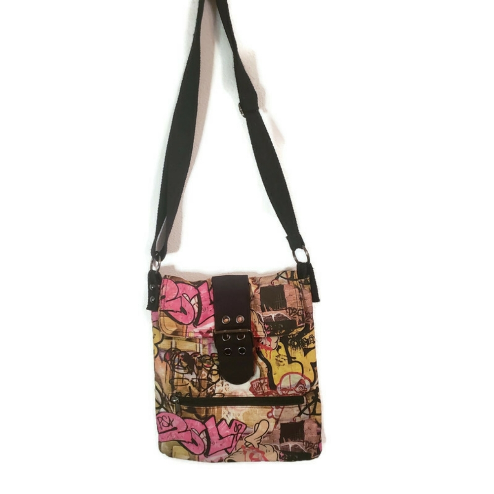 Parcel Graffiti multi color Cross Body Bag